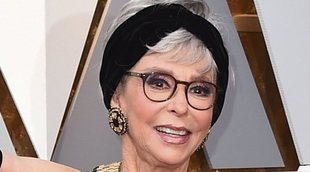 Rita Moreno, la reina del reciclaje: aparece en los Oscar 2018 con el vestido que llevó en los Oscar 1962