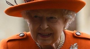 La Reina Isabel da su consentimiento oficial a la boda del Príncipe Harry sin palabras de cariño para Meghan Markle