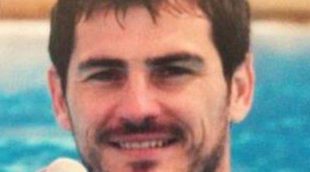 Iker Casillas celebra su 31 cumpleaños nadando entre delfines