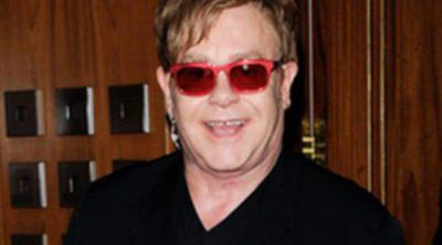 Elton John suspende sus próximos conciertos tras ser hospitalizado por una grave infección respiratoria