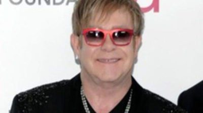 Elton John regresa tras superar una grave infección respiratoria por la que tuvo que cancelar cuatro conciertos
