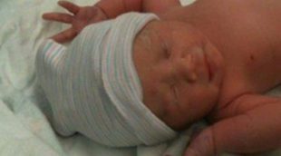 Angélica Vale presenta en Twitter a su primera hija horas después de su nacimiento