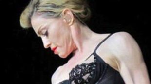 Madonna enseña un pecho en su concierto de Estambul