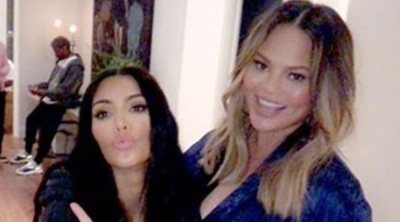 Chrissy Teigen celebra su baby shower con Kim Kardashian, Kanye West y Kris Jenner