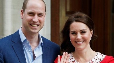 El Príncipe Guillermo y Kate Middleton anuncian la fecha del bautizo del Príncipe Luis