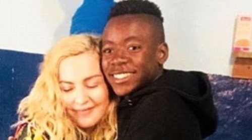 Madonna viaja con su hijo David Banda al orfanato donde lo adoptó