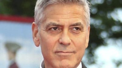 George Clooney vuelve al rodaje de 'Trampa-22' tras su accidente de moto