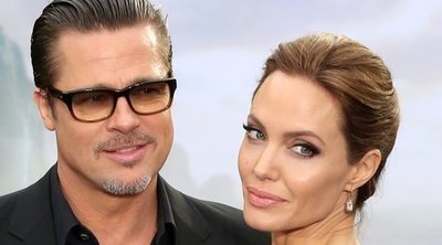 Los amigos de Brad Pitt contra Angelina Jolie: "Ha pagado millones por la manutención de sus hijos"