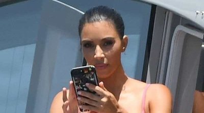 El cabreo de Kim Kardashian durante sus vacaciones en un lujoso yate en Miami
