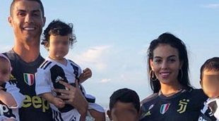 Cristiano Ronaldo comparte una bonita fotografía de Georgina Rodríguez y sus hijos en su nueva vida en Italia