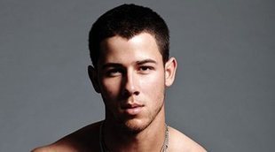 Nick Jonas celebra sus 26 años acudiendo a un partido de béisbol