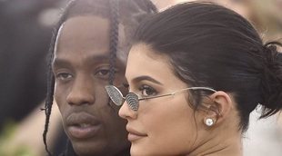Kylie Jenner y Travis Scott llevan a Stormi al parque de calabazas para celebrar su primer Halloween