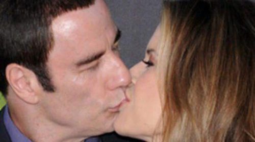 John Travolta y Kelly Preston desmienten su ruptura con una buena dosis de besos y mimos