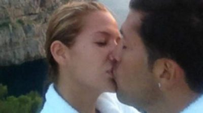 Tamara Gorro y Ezequiel Garay comparten a través de Twitter su primer beso tras la boda