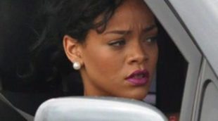 Rihanna asiste visiblemente afectada al funeral de su abuela en Barbados