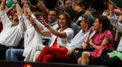 La Infanta Elena, Christian Gálvez y Ana Pastor apoyan a La Roja de Baloncesto en su preparación para Londres 2012