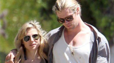 Elsa Pataky y Chris Hemsworth, unos padres felices paseando con India Rose por Santa Mónica