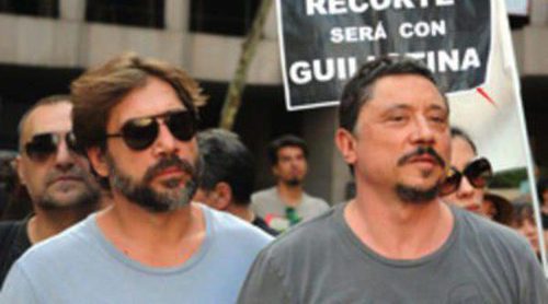 Pilar, Carlos y Javier Bardem lideran la manifestación en Madrid contra la subida del IVA en la cultura