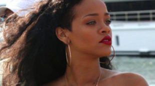 Rihanna desembarca del lujoso yate en el que está de vacaciones para comprar en Saint Tropez