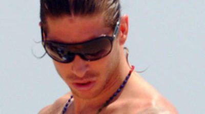 Sergio Ramos suma otro tatuaje a su bronceado cuerpo