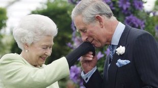 La emotiva felicitación de la Reina Isabel al Príncipe Carlos