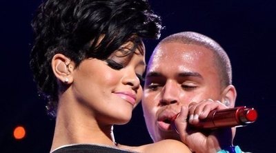 Chris Brown comenta una foto sexy de Rihanna y sus fans se le echan encima