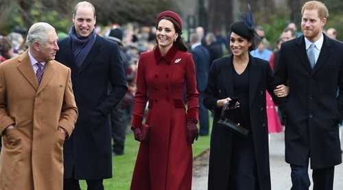 Sonrisas y naturalidad: La Familia Real Británica acude a la Misa de Navidad de Sandringham