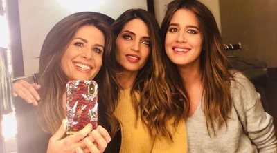 Sara Carbonero se reencuentra con sus amigas Isabel Jiménez y Nuria Roca durante su visita a Madrid