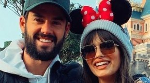 Isco Alarcón y Sara Sálamo disfrutan de Disneyland a las puertas de convertirse en padres