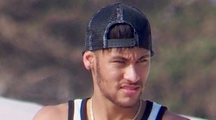 Neymar golpea a un aficionado que criticaba el partido de la PSG contra el Rennes por la Copa de Francia