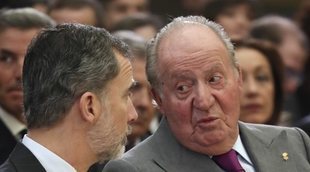Los Reyes Felipe y Juan Carlos, humillados en Italia