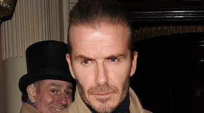 Retiran el carné de conducir a David Beckham durante seis meses por conducir hablando por el móvil
