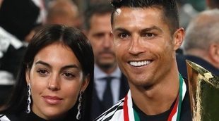 Cristiano Ronaldo celebra la victoria de la Juventus con Georgina Rodríguez y Dolores Aveiro