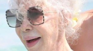 La Duquesa de Alba luce bikini a sus 86 años durante sus vacaciones con sus nietos en Ibiza