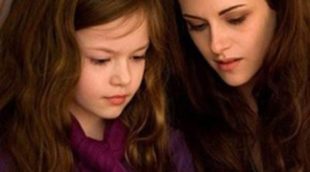 Nueva imagen de 'Amanecer. Parte 2' con los personajes de Bella y su hija Renesme como protagonistas