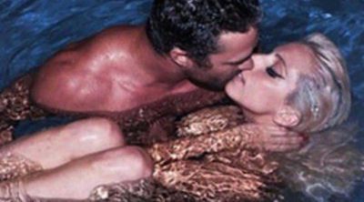Lady Gaga y su novio Taylor Kinney derrochan romanticismo durante un chapuzón en la piscina