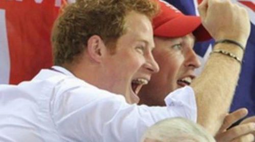 El Príncipe Harry, Peter Phillips y las Princesas de York relevan a Kate Middleton apoyando a los deportistas en Londres 2012