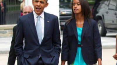 Barack y Michelle Obama acuden con sus hijas Malia y Sasha a misa en plena campaña electoral