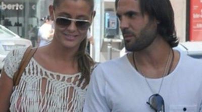 La modelo Elisabeth Reyes y el futbolista del Málaga Sergio Sánchez pasean su amor en Marbella