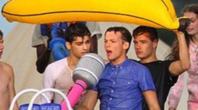 Los chicos de One Direction acaban mojados en el rodaje de su videoclip 'Live While We're Young'