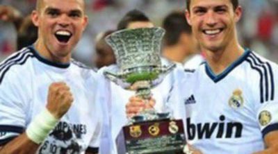 Cristiano Ronaldo y Pepe celebran el triunfo de su equipo como buenos amigos