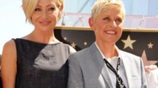 Ellen DeGeneres recibe su estrella en el Paseo de la Fama de Hollywood acompañada por Portia de Rossi