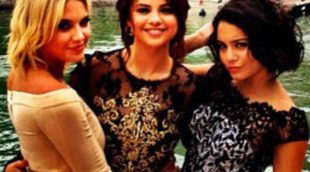 Selena Gomez, Ashley Benson y Vanessa Hudgens, turistas enmascaradas en Venecia