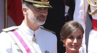 Los Reyes en el Día de las Fuerzas Armadas en Sevilla: complicidad y mucho calor
