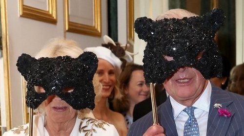 La fiesta de máscaras del Príncipe Carlos y Camilla Parker con la exnovia de James Middleton