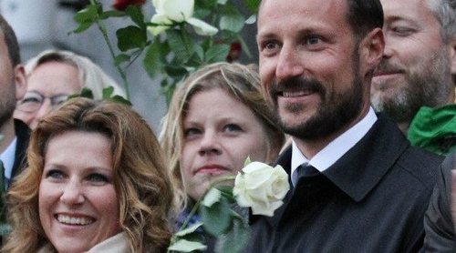 Así son y así se llevan Haakon y Marta Luisa de Noruega: dos hermanos muy polémicos en el amor