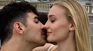 Joe Jonas y Sophie Turner derrochan amor en París