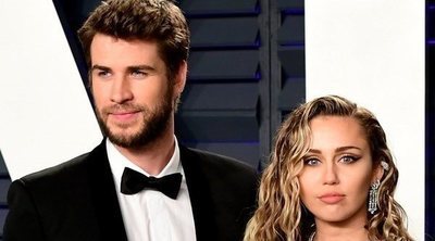 Liam Hemsworth se refugia en su familia y Miley Cyrus hace vida de pareja con Kaitlynn Carter