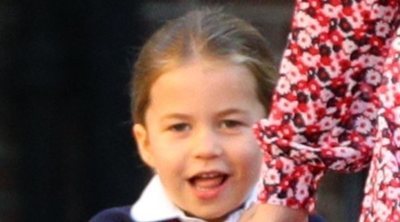 La timidez de la Princesa Carlota en su primer día de colegio frente a la poca emoción del Príncipe Jorge