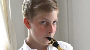 El Príncipe Manuel de Bélgica celebra su 14 cumpleaños tocando el saxofón